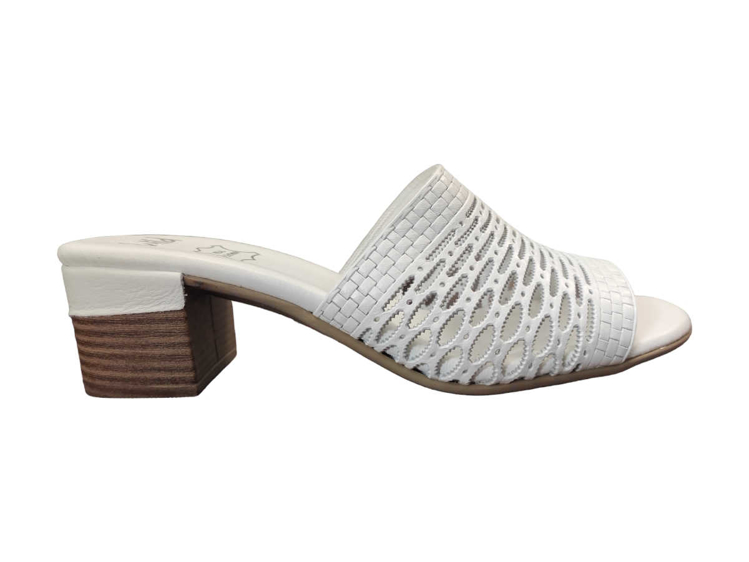 Obrázek z Wild 066-1627 White Dámské pantofle 