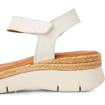 Obrázek z Tamaris 1-28220-44-117 Dámské sandály na klínku bílé 